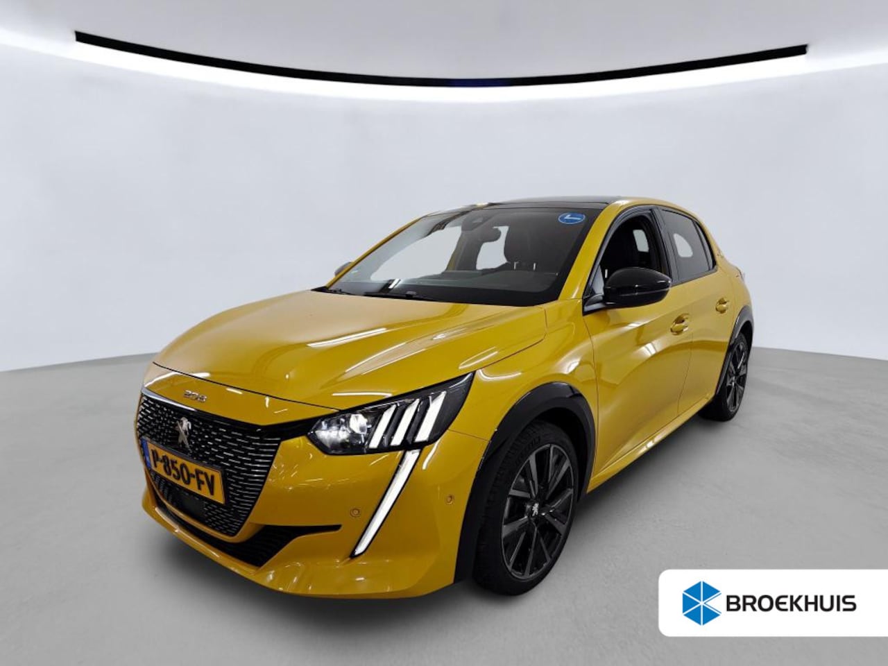 Peugeot 208 - 1.2 PureTech GT Pack | Navigatie | Camera | Panoramadak | Full LED | Alcantara | NL auto | - AutoWereld.nl