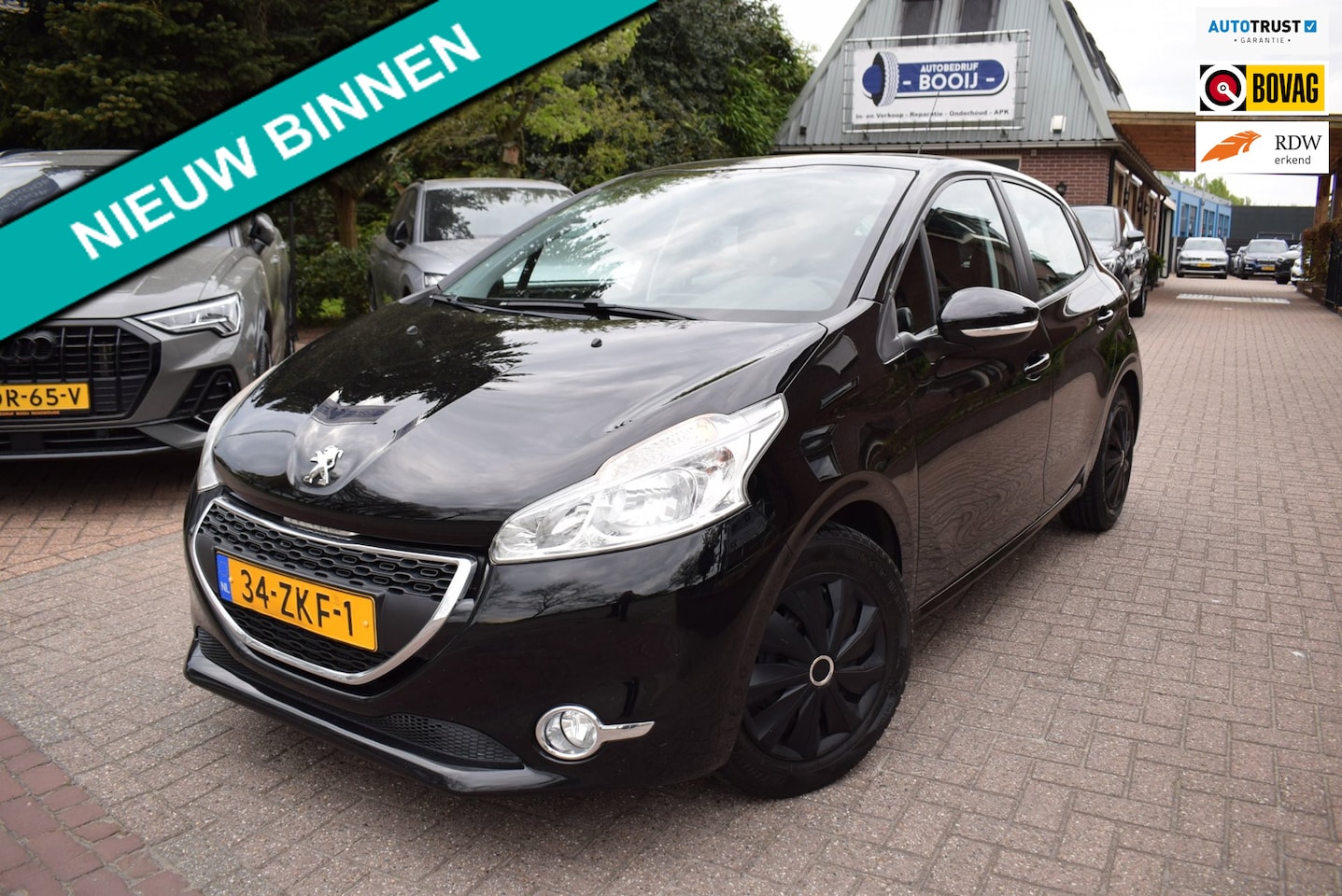 Peugeot 208 - 1.2 VTi Blue Lease 5 DRS/CRUISE/NAVI/AIRCO/PDC/BLUETOOTH/NL-AUTO/DOOR INRUIL VERKREGEN - AutoWereld.nl