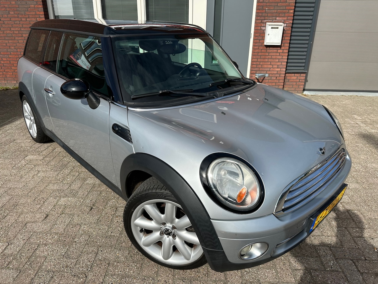 MINI Clubman - Mini 1.6 Cooper Pepper / Navi / Carplay / 17inch / NAP - AutoWereld.nl