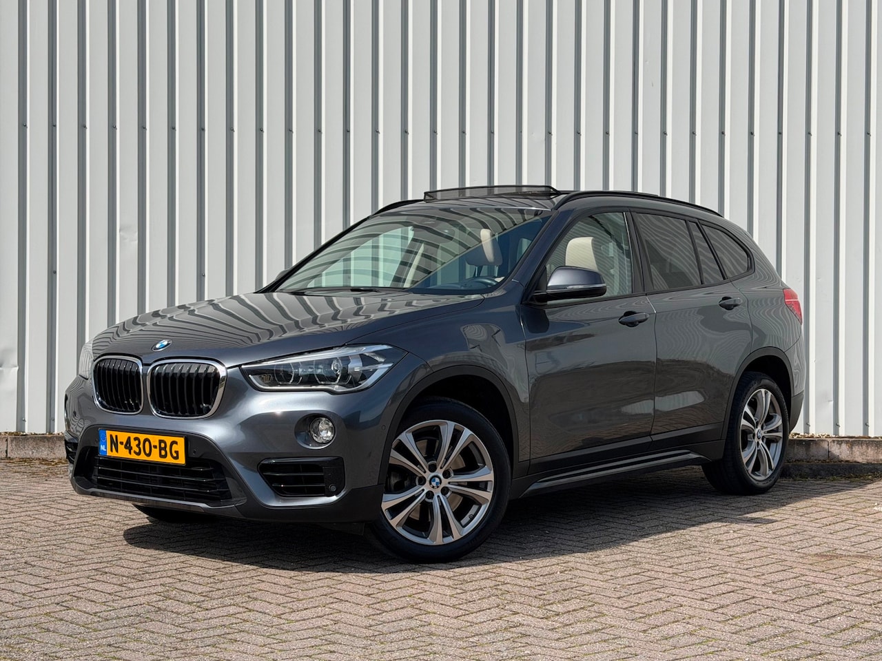 BMW X1 - SDrive20i High Executive|Pano|Leder|Camera|Elektrische-achterklep - AutoWereld.nl