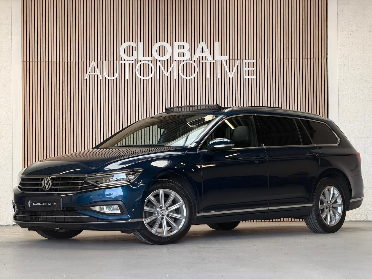 Volkswagen Passat Variant - 2.0 TDI Business - PANO - VIRTUAL - SFEERVERLICHTING - AutoWereld.nl