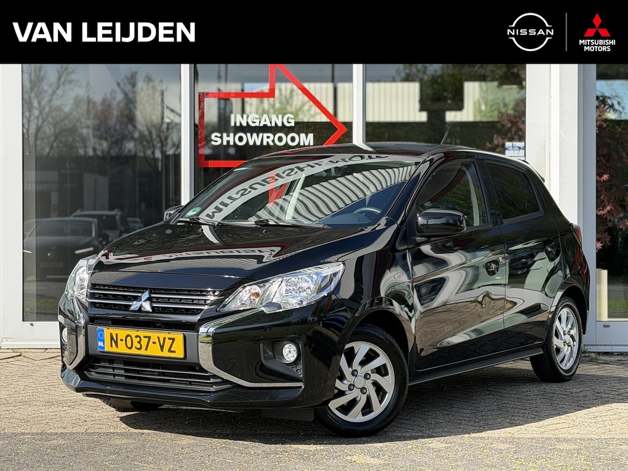 Mitsubishi Space Star - 1.2 CVT Intense | Cruise Control | Apple CarPlay | Android Auto | ECC | Camera | All Seaso - AutoWereld.nl