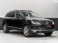 Volkswagen Touareg - 3.0 TDI Exclusive Series Panodak | Leder | Camera | Navi