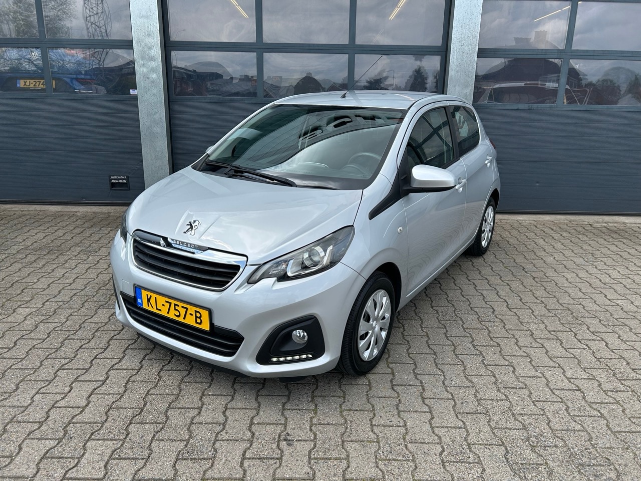 Peugeot 108 - 1.0 e-VTi Blue Lion 1.0 e-VTI 69pk Blue Lion - AutoWereld.nl