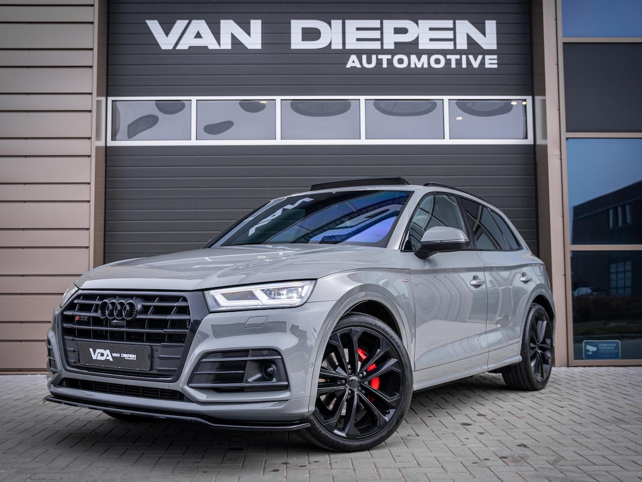Audi Q5 - 55 TFSI e quattro Competition - S-Line l RS-Look l Pano l HUD l Luchtv. l Trekhaak - AutoWereld.nl