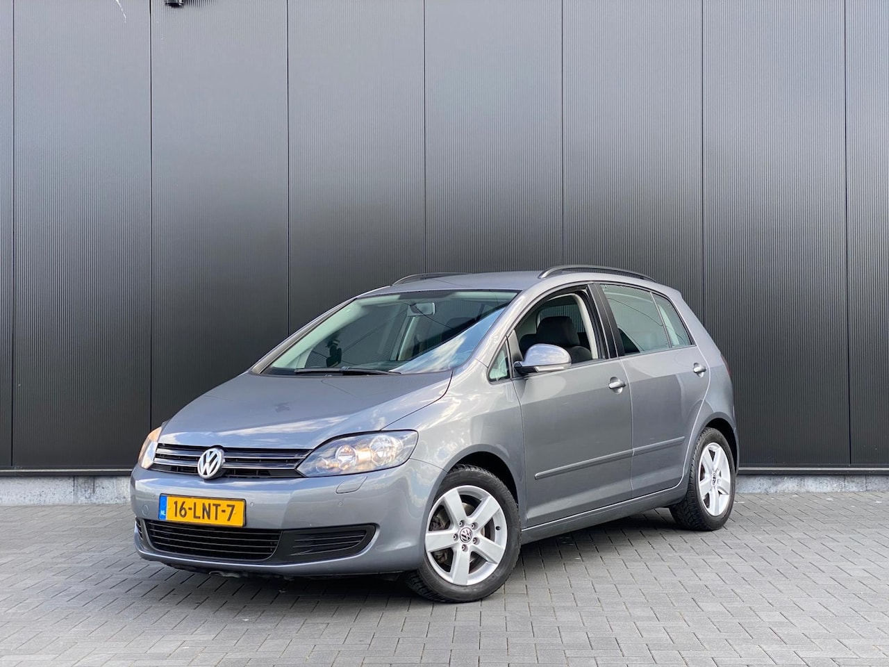 Volkswagen Golf Plus - 1.4 TSI Comfortline automaat | trekhaak - AutoWereld.nl