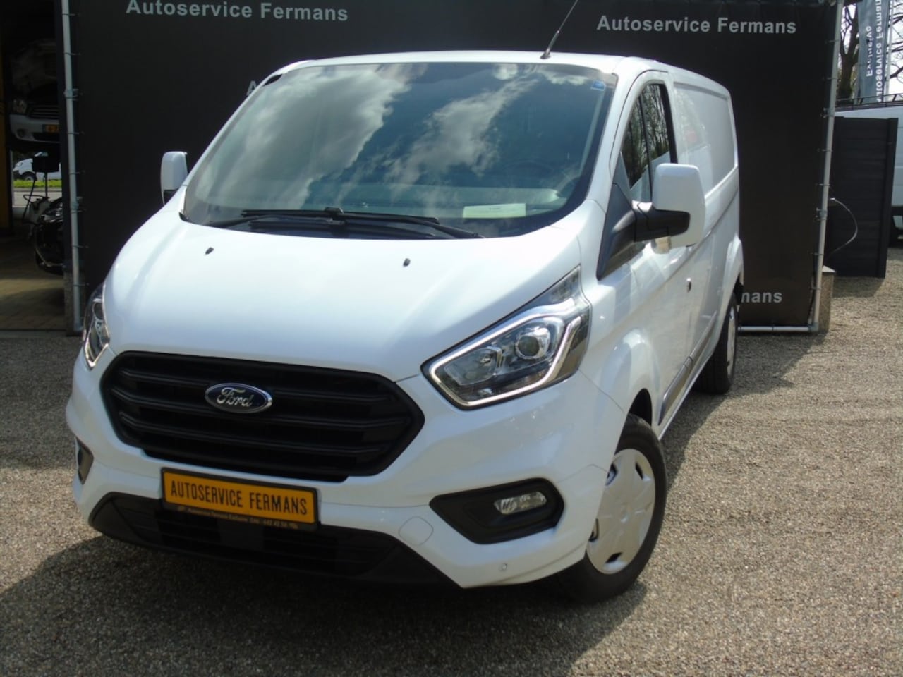 Ford Transit Custom - 2.0TDCI L2H1 130PK Automaat - 2019 - 22DKM - Airco - PDC - AutoWereld.nl