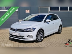 Volkswagen Polo - 1.0 TSI Highline CARPLAY PDC SILVERWHITE DEALEROH 1e EIGENAAR