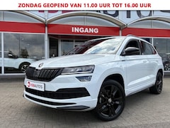 Skoda Karoq - 1.5 TSI ACT 150PK AUT. SPORT-LINE PANO-DAK NAVI CAMERA DIGITAL-COCKPIT CARPLAY AIRCO LMV P