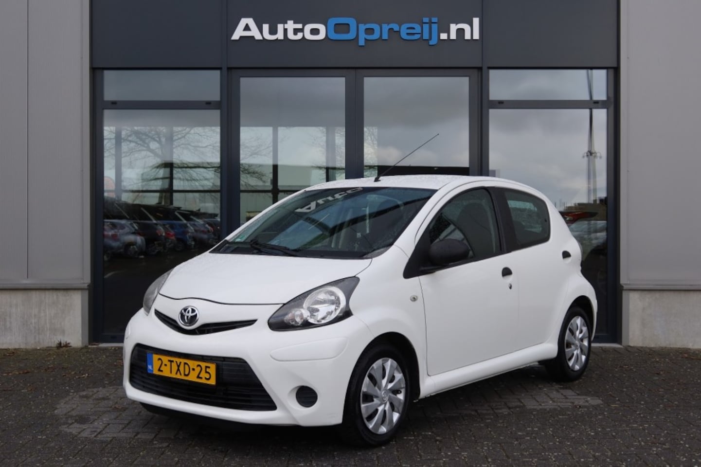Toyota Aygo - 1.0 VVT-i Now 5drs. Airco - AutoWereld.nl