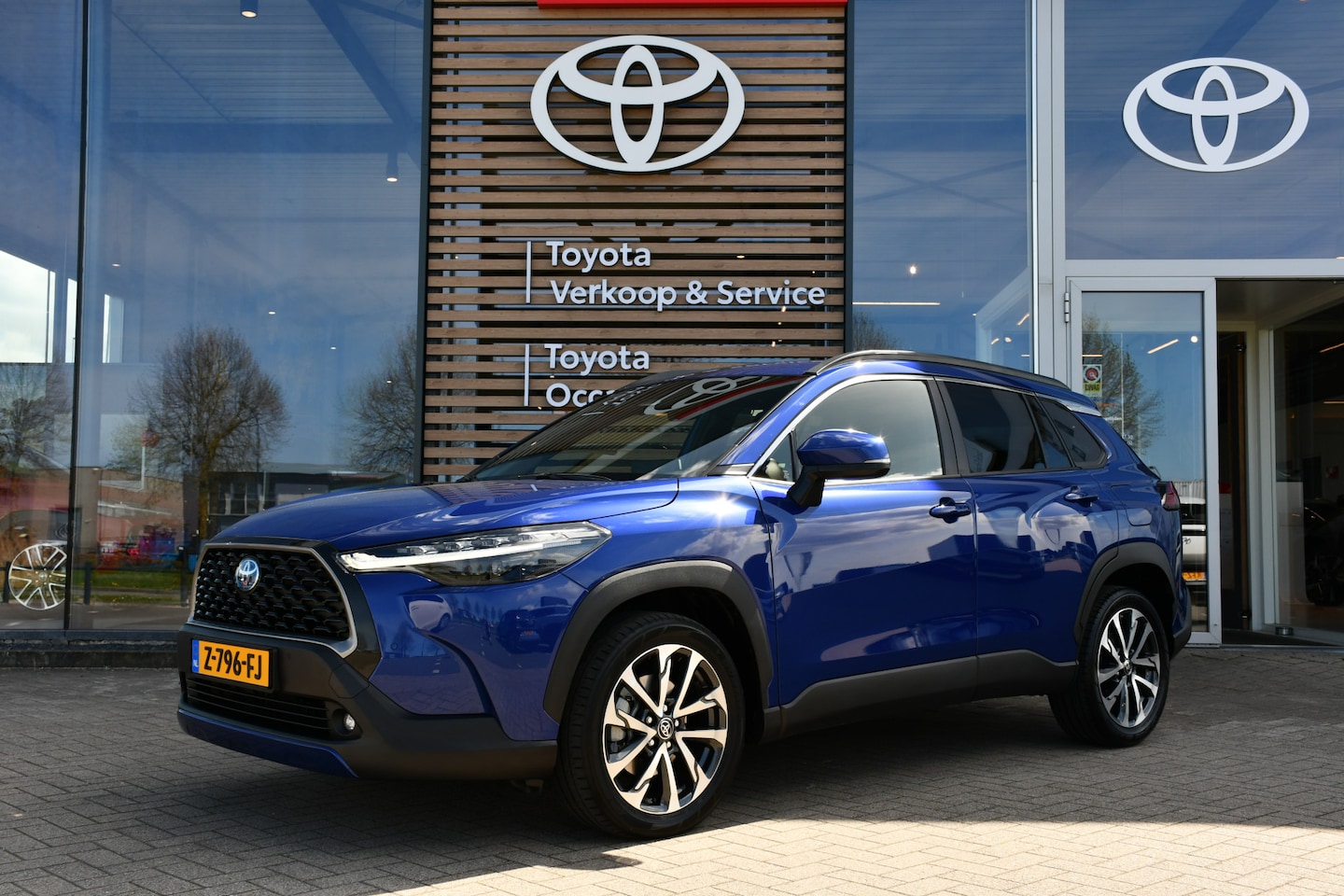 Toyota Corolla Cross - Hybrid 200 Style Limited Automaat 197 pk | BSM | Stuur- & Stoelverwarming | Navigatie | PD - AutoWereld.nl