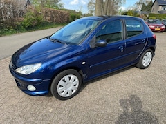 Peugeot 206 - 1.6 16V GENTRY 5D AUT Gentry