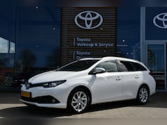 Toyota Auris - 1.8 Hybrid Energy Plus Automaat 136pk | Navigatie | Climate- & Cruise control | PDC achter