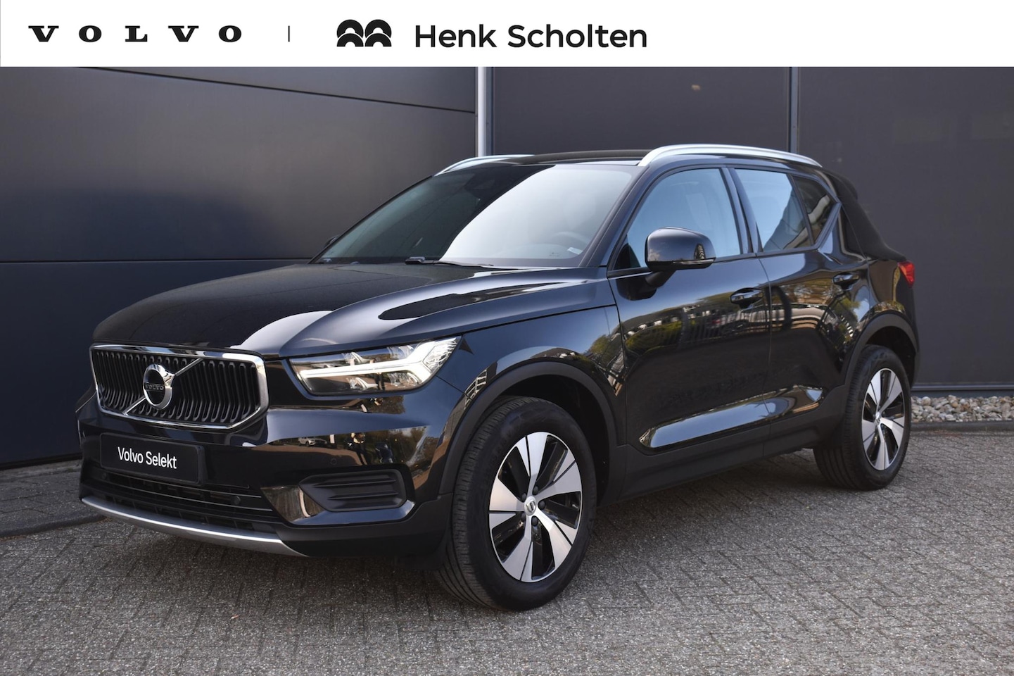Volvo XC40 - T2 Momentum | Automaat | Navigatie | Parkeercamera | Parkeersensoren voor en achter | Appl - AutoWereld.nl