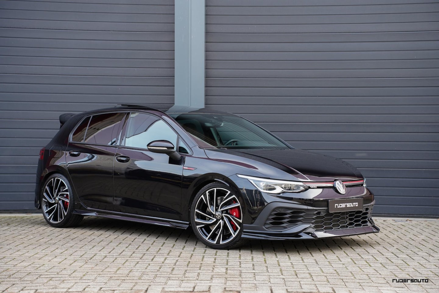 Volkswagen Golf - 8 GTI Clubsport | Pano | Alcantara | Verlaagd | Zaero Bodykit | Rijdersauto Edition - AutoWereld.nl
