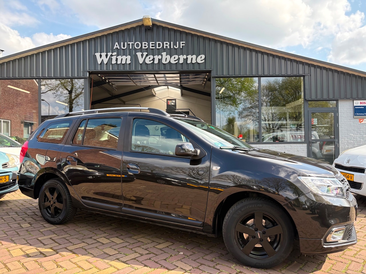 Dacia Logan MCV - 0.9 TCe Laureate Airco/sportvelgen/trekhaak - AutoWereld.nl