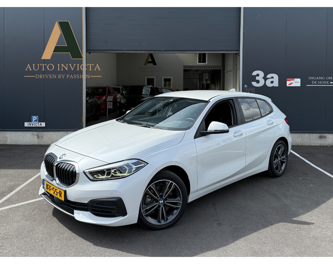 BMW 1-serie - 118I SPORTLINE Executive edition - Dealer onderhouden - AutoWereld.nl