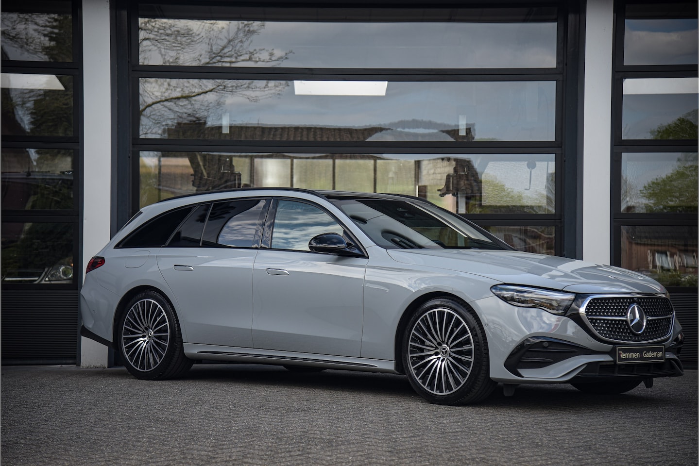Mercedes-Benz E-klasse Estate - 300 e AMG Line 300 e AMG Line - AutoWereld.nl