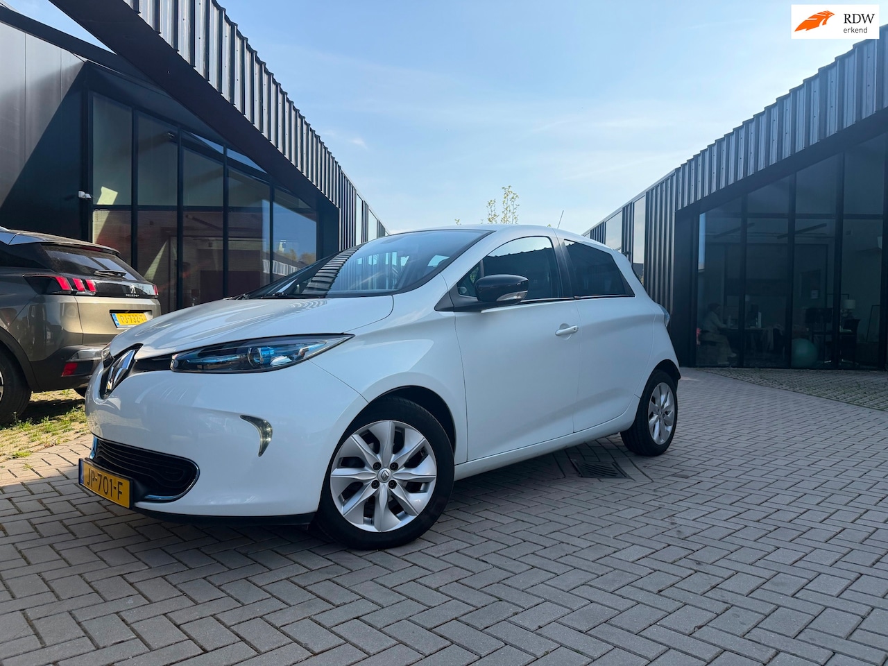 Renault Zoe - Q210 Zen Quickcharge 22 kWh Koopaccu Airco Navi - AutoWereld.nl
