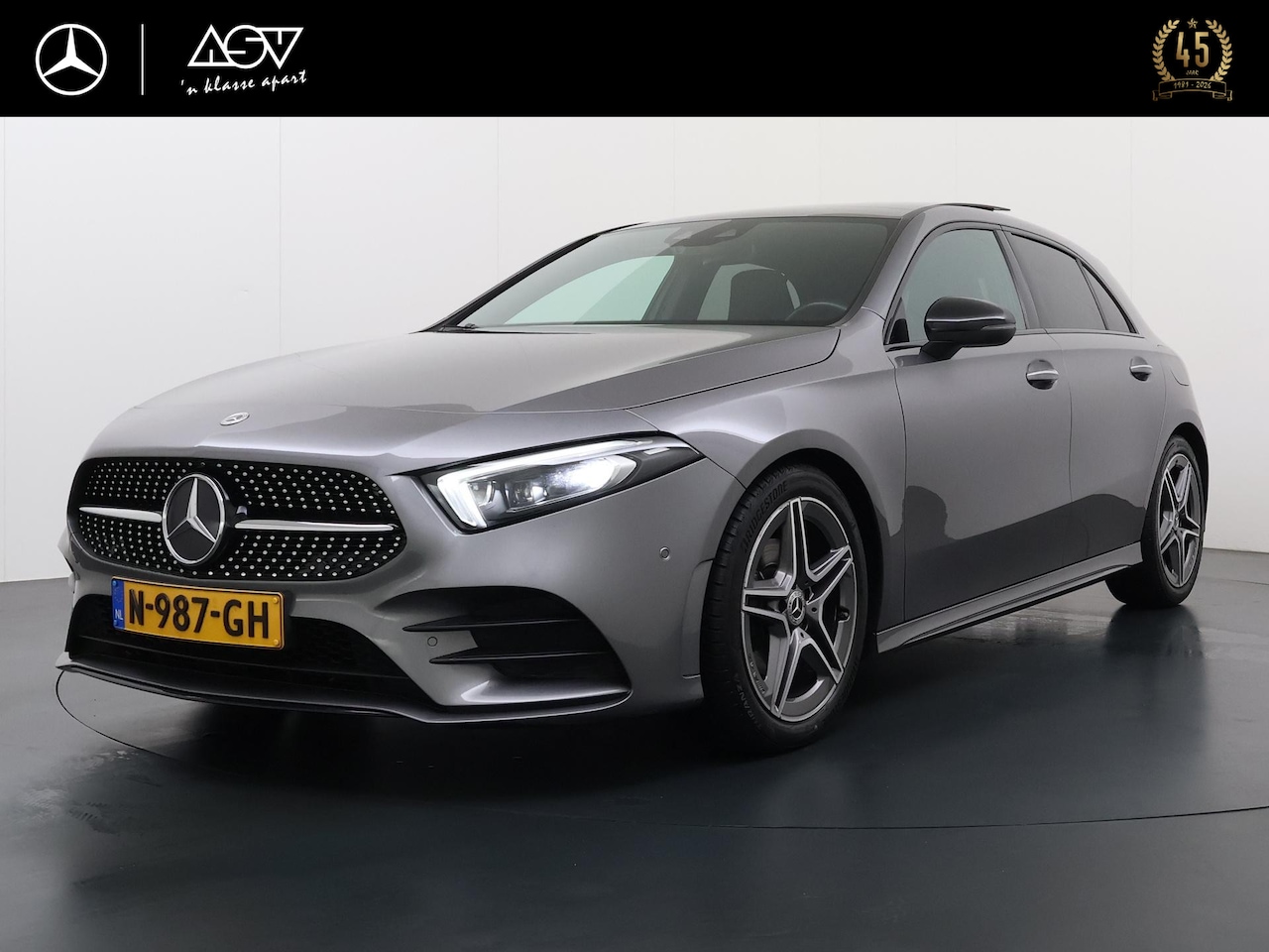 Mercedes-Benz A-klasse - 180 AMG Business Solution | Sfeerverlichting | Panorama - Schuifdak | Memory Seats | Multi - AutoWereld.nl