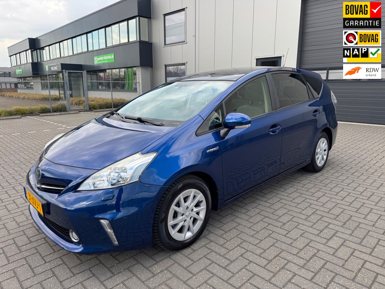 Toyota Prius Wagon - 1.8 Dynamic Business 96g 7P - AutoWereld.nl