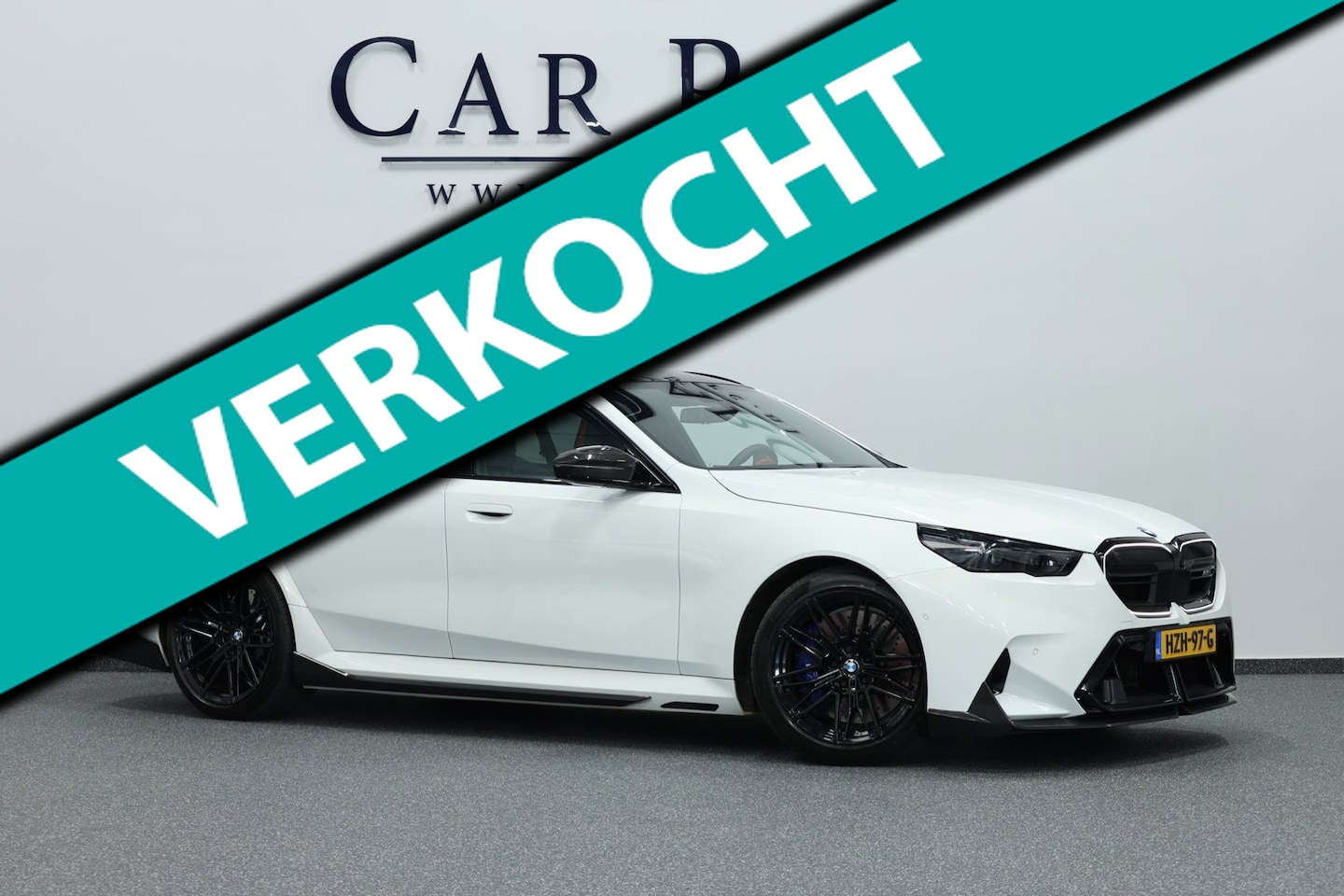 BMW 5-serie Touring - M5 727+PK BTW/AKRAPOVIC/CARBON M-PERFORMANCE/21" LMV/BOWERS & WILKINS/PANO/HUD/ACC/ECC/FAB - AutoWereld.nl