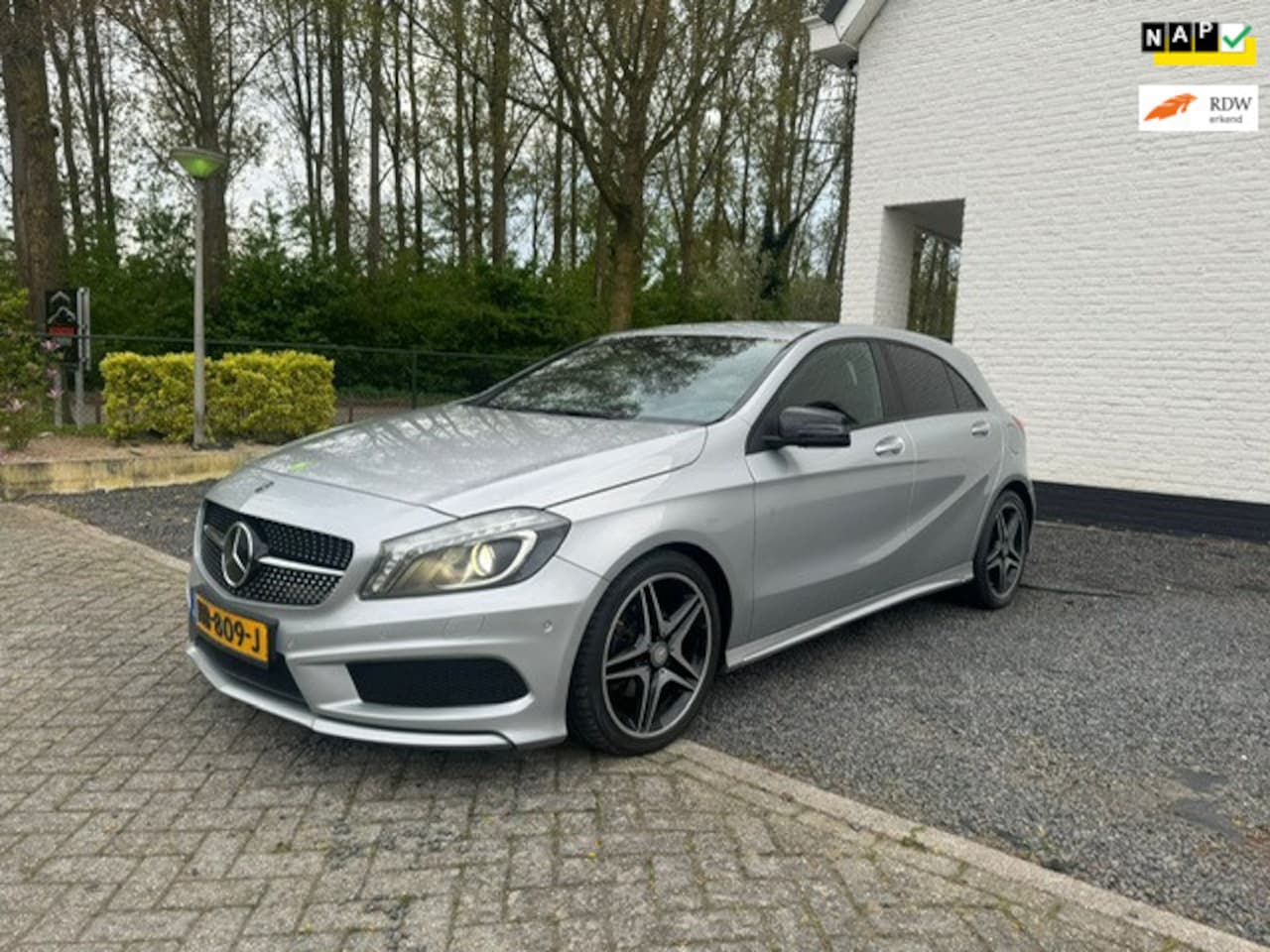 Mercedes-Benz A-klasse - 180 AMG pakket - AutoWereld.nl