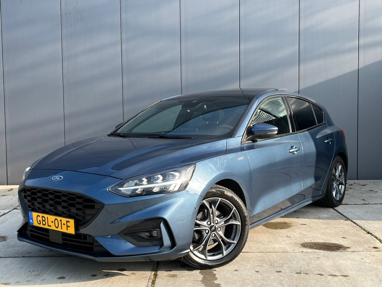 Ford Focus - 1.0 EcoBoost ST Line AUT | Adaptive Cruise | Camera | Climate Control | Panoramadak | Stoe - AutoWereld.nl