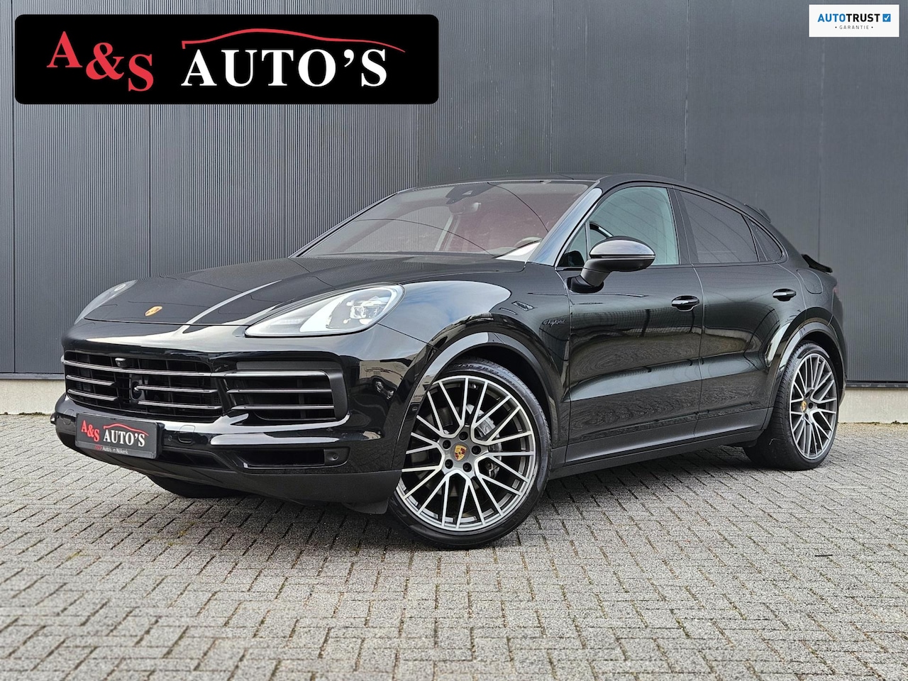 Porsche Cayenne Coupé - 3.0 E-Hybrid Platinum Edition Panodak Luchtv Sportchrono Trekhaak Acc Bose 22inc 360camera - AutoWereld.nl