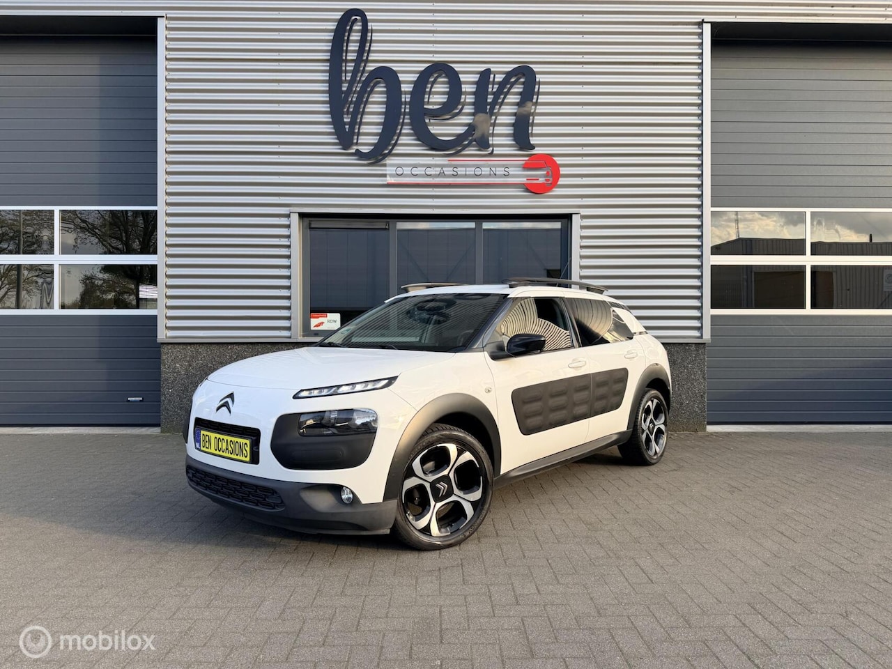 Citroën C4 Cactus - 1.6 BlueHDi Feel Camera Pano NAP - AutoWereld.nl