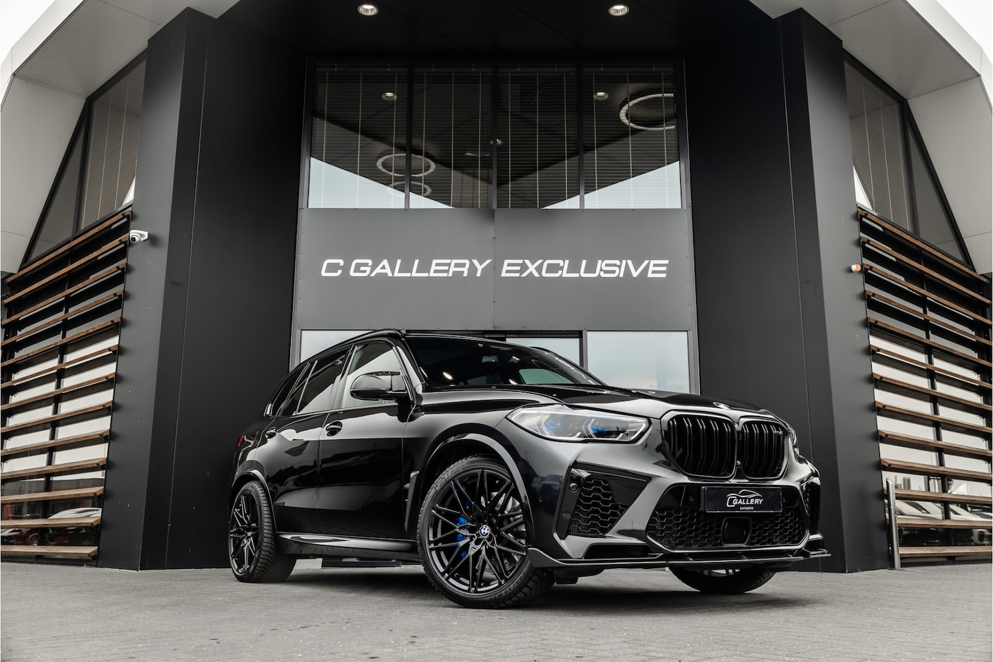 BMW X5 - M Competition - Skylounge | B&W | Massage | Carbon | Elek. trekhaak - AutoWereld.nl