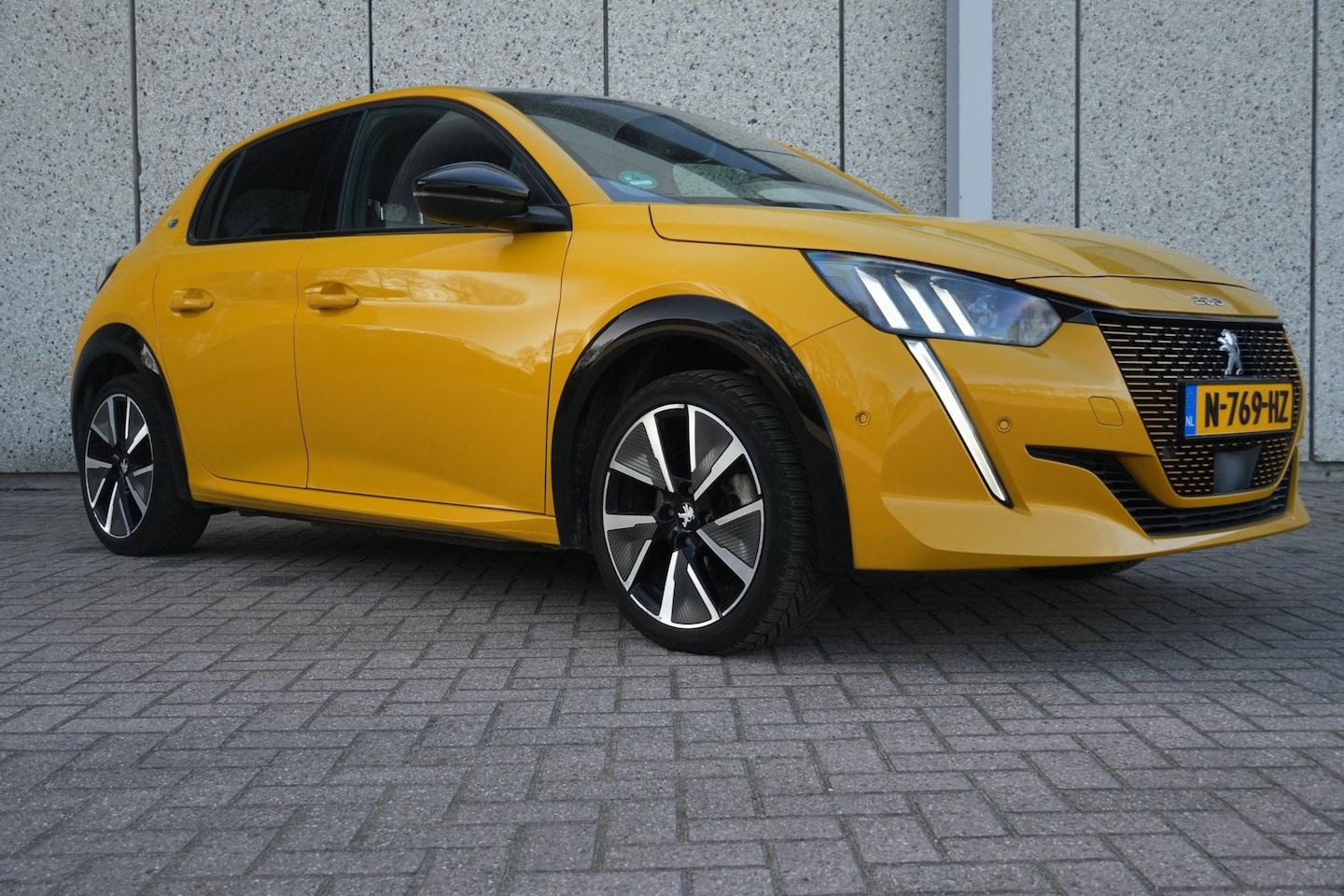 Peugeot e-208 - EV Allure 50 kWh GT PACK BTW/Camera/cruise/stoelverwarming/historie - AutoWereld.nl