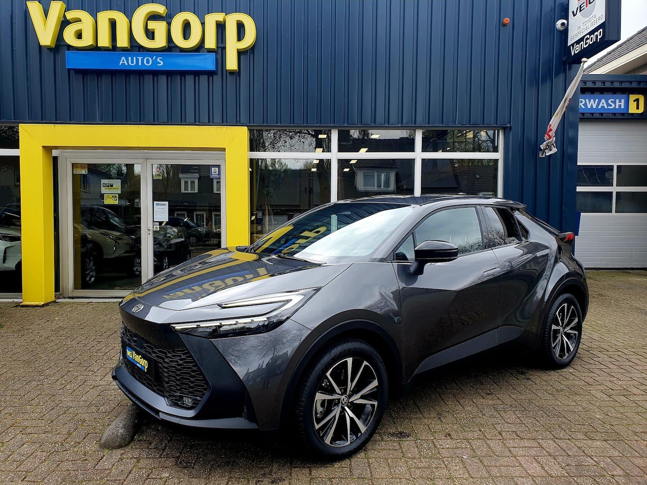 Toyota C-HR - 2.0 Plug-in Hybrid 220 Dynamic All-in prijs! - AutoWereld.nl