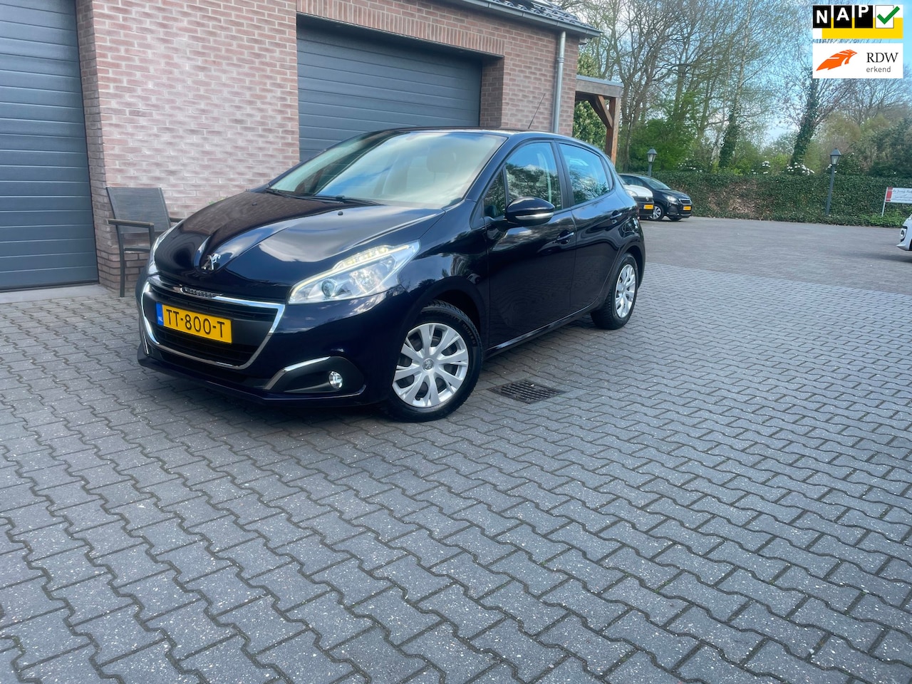 Peugeot 208 - 1.2 PureTech Blue Lion NAVI AIRCO PDC 91 dkm 2018 - AutoWereld.nl