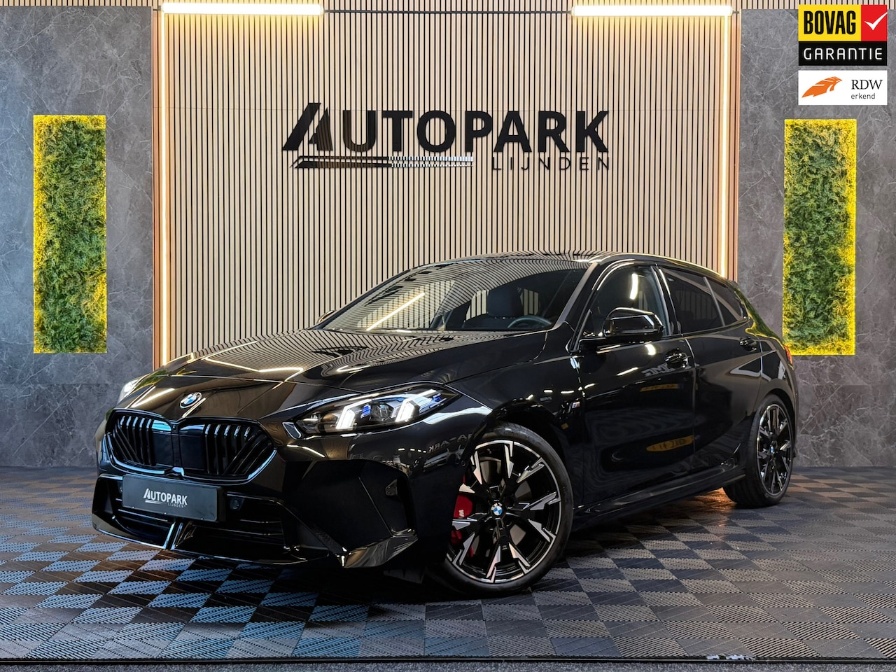 BMW 1-serie - 120 M Sport Design Edition |FABRIEKSGARANTIE|DEALER ONDERHOUDEN|KEYLESS|CARPLAY|CAMERA|19I - AutoWereld.nl