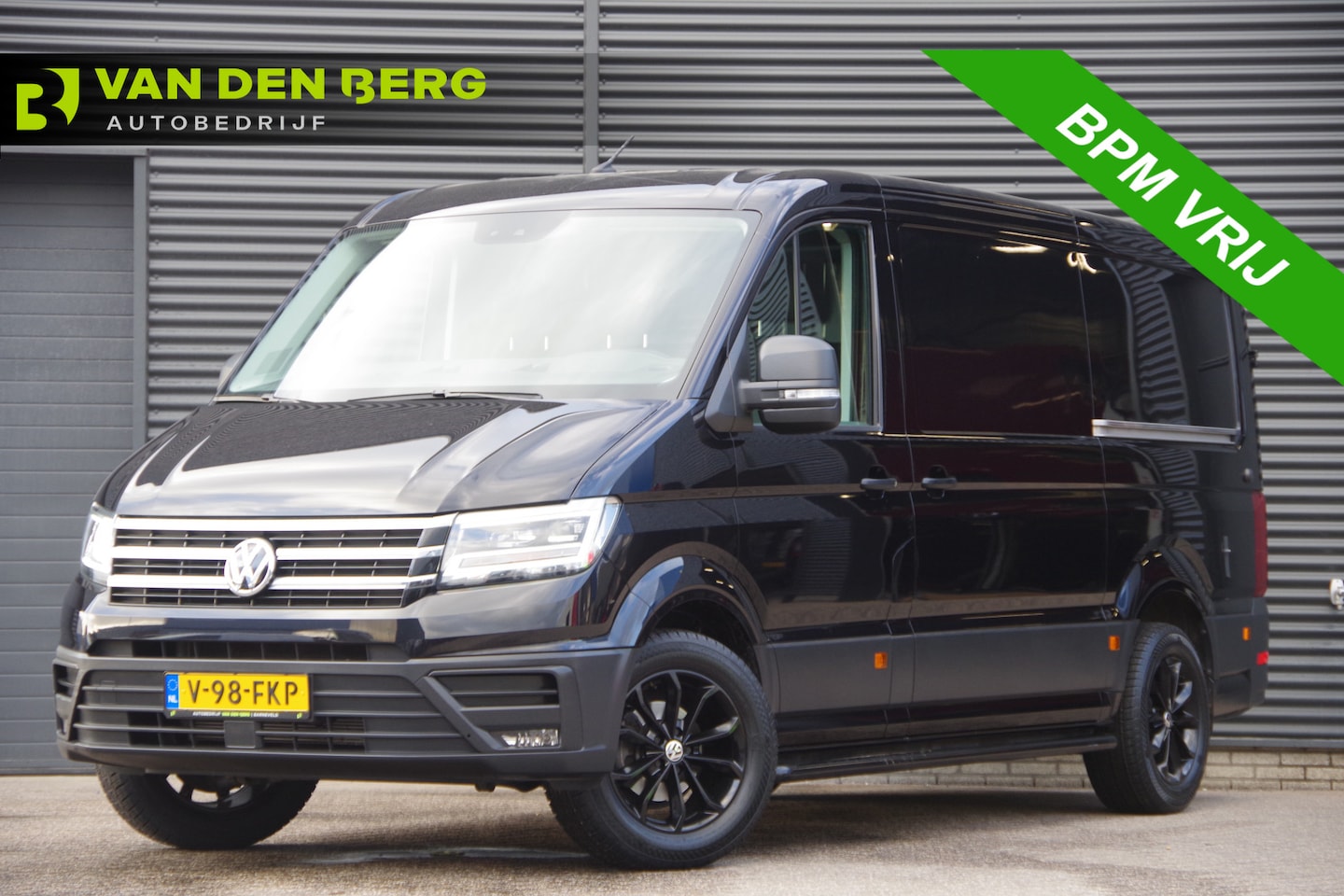 Volkswagen Crafter - 35 2.0 TDI L3H2 177PK AUT. 2X SCHUIFDEUR, ADAPT. CRUISE, CAMERA, STUURVERWARMING, LEDER ST - AutoWereld.nl