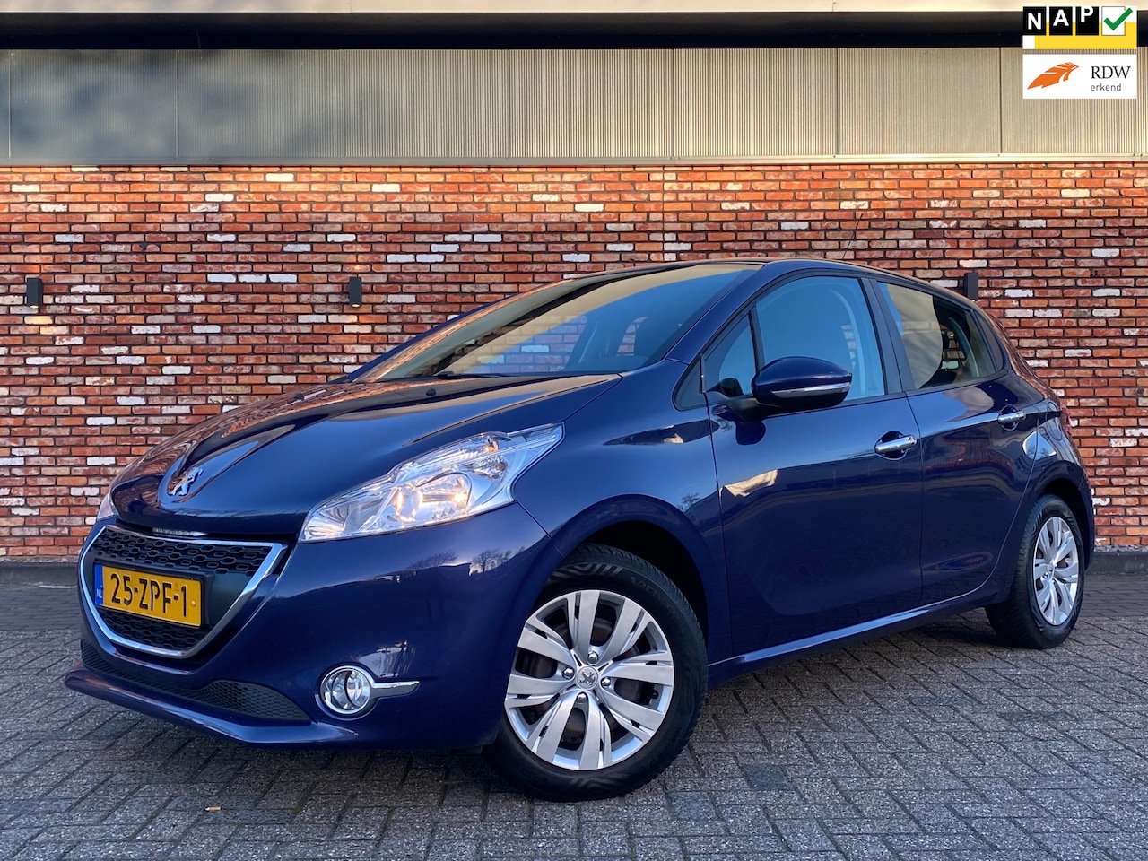 Peugeot 208 - 1.2 VTi Envy Cruise 5drs Navi Clima 139000km! - AutoWereld.nl