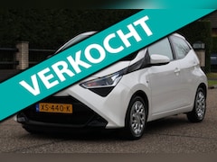 Toyota Aygo - 1.0 VVT-i x-play | NAVI | AIRCO | CAMERA | LED | NAP | MOOIE GOED ONDERHOUDEN AUTO |