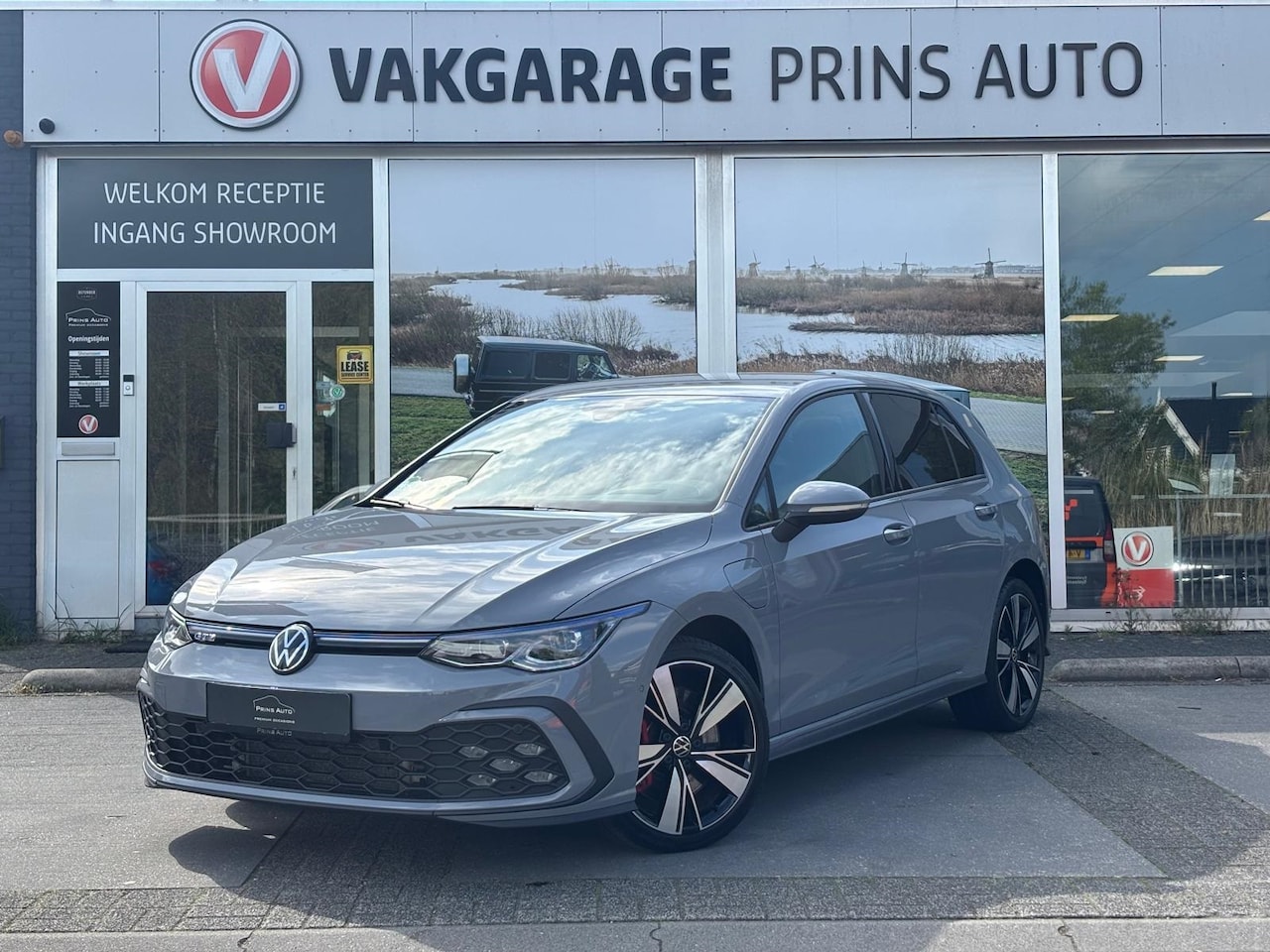 Volkswagen Golf - GTE 1.4 eHybrid |BTW|CAMERA|CARPLAY|ADAPTIVE CRUISE|EXTRA VELGEN/BANDEN| 4920 / 18597 - AutoWereld.nl