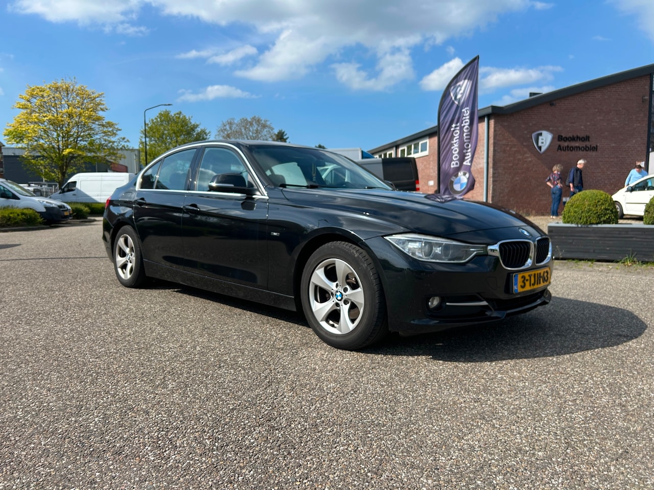 BMW 3-serie - 320d 2.0 EfficientDynamics Sport High Executive AUT Navi Leer NAP Sedan - AutoWereld.nl