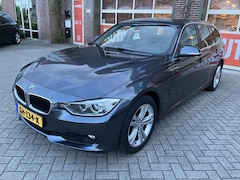BMW 3-serie Touring - 316d High Executive | Leder | Xenon | PDC V+A | 17" | Nieuwe APK |