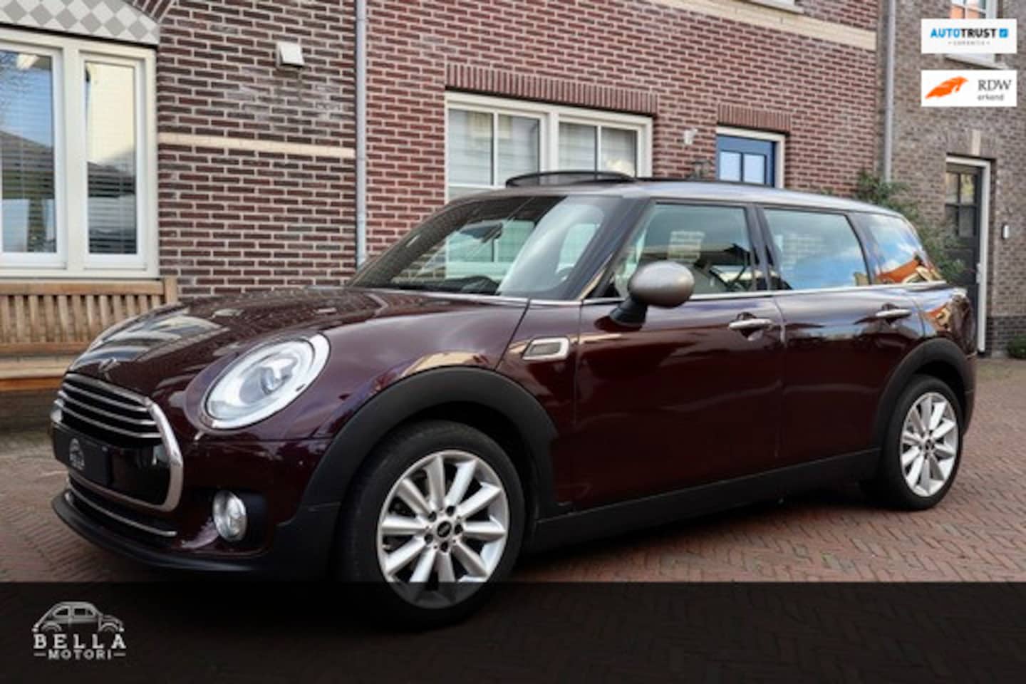 MINI Clubman - 1.5 Cooper | Chili pakket | Serious Business | Panoramadak | Navigatie Professional | Stoe - AutoWereld.nl