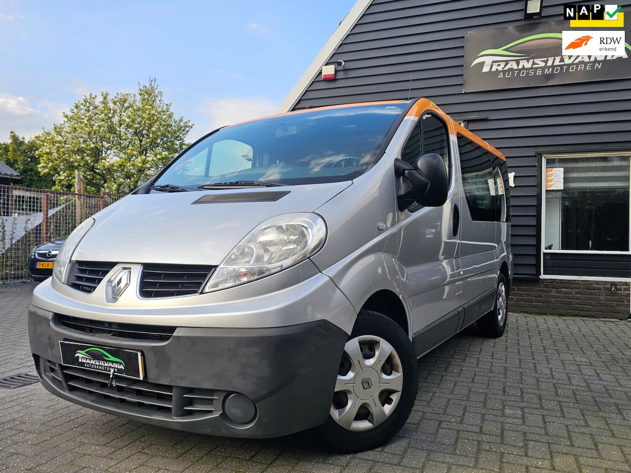 Renault Trafic Passenger - 2.0 dCi T27 L1H1 Authentique/EURO5 - AutoWereld.nl