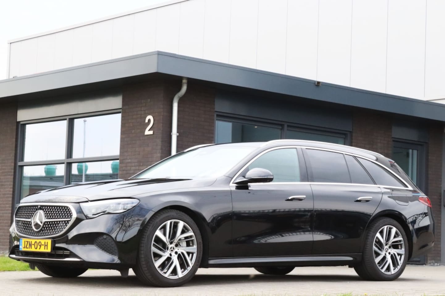 Mercedes-Benz E-klasse Estate - 300e Avantgarde Plus 108km Trekhaak 360° - AutoWereld.nl