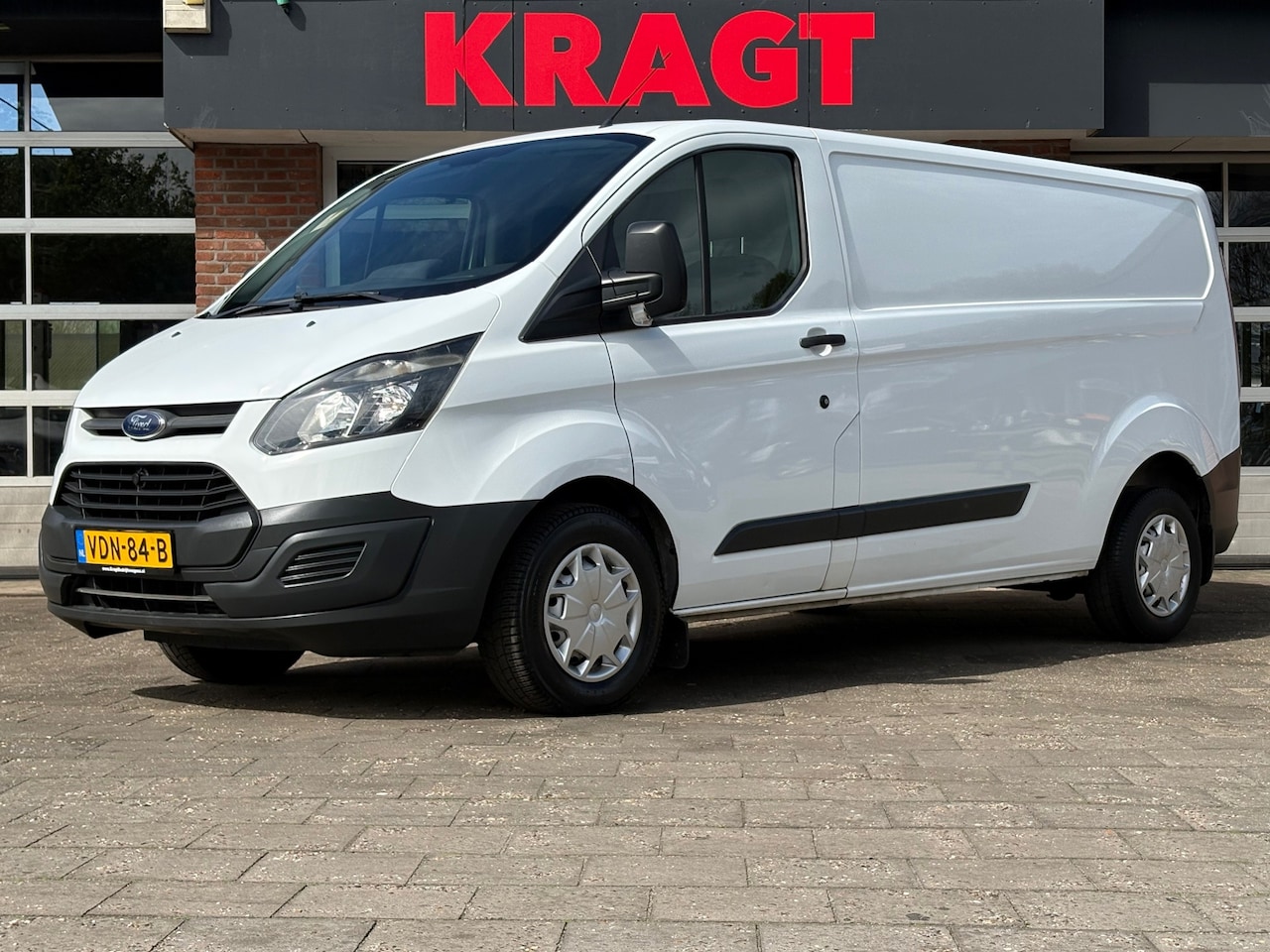 Ford Transit Custom - 290 2.0 TDCI L2H1 131PK Trend|EURO6|airco|trekhaak|bluetooth|elektrisch pakket|drie zitpla - AutoWereld.nl