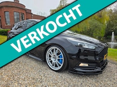 Ford Focus - 2.0 EcoBoost ST-3 UNIEK recaro