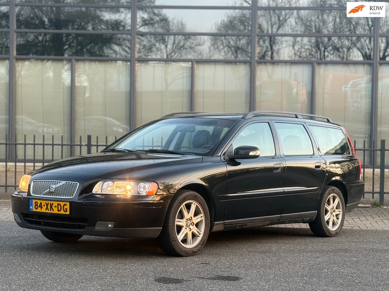 Volvo V70 - 2.4 Edition / NAP / APK - AutoWereld.nl