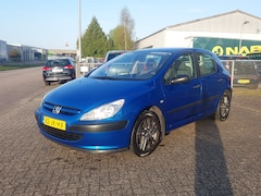 Peugeot 307 - 1.4 XR 100.000 km + jaar Apk