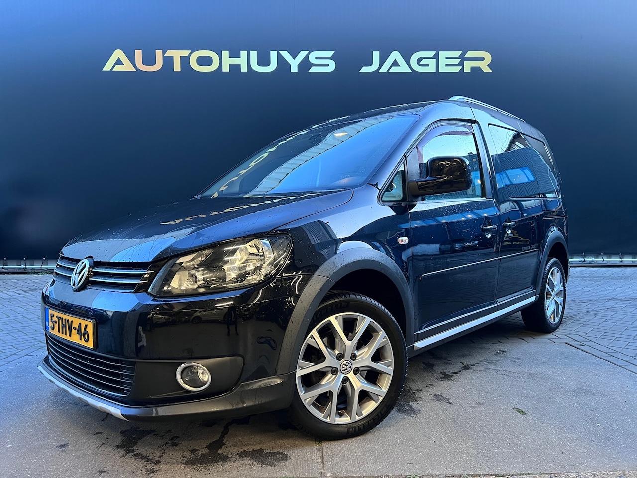 Volkswagen Caddy - 1.6 TDI Trendline Scherm Sensoren Stoelverwarming - AutoWereld.nl