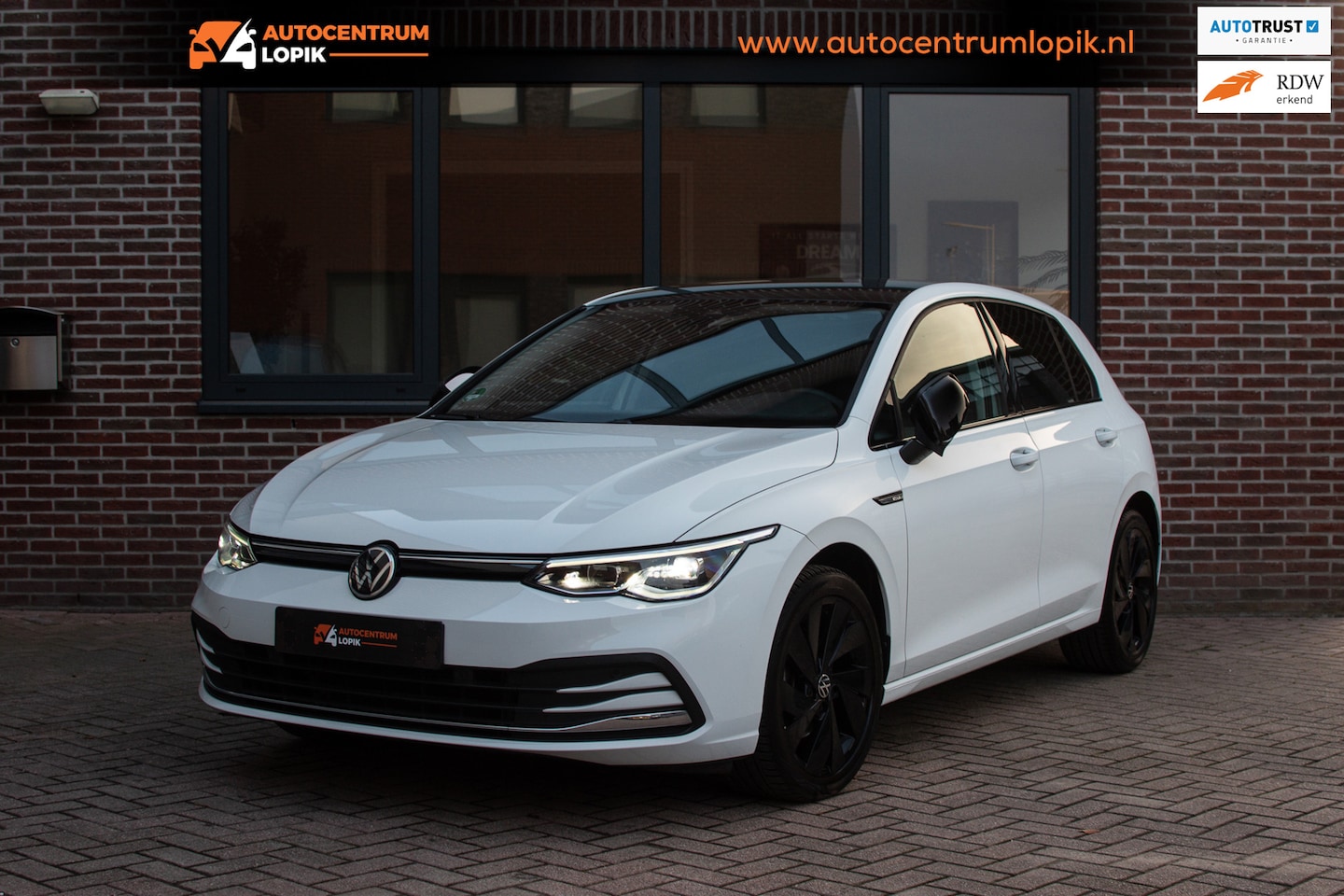 Volkswagen Golf Variant - 1.5 eTSI Style *ACC*Memory*Blind spot*Stoelverwarming - AutoWereld.nl